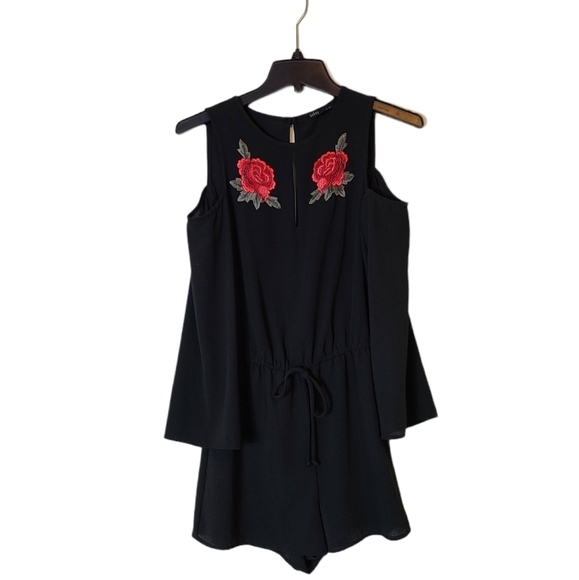 Bebop Long Sleeve Embroidered Rose Black Romper XS Preowned - Picture 8 of 9